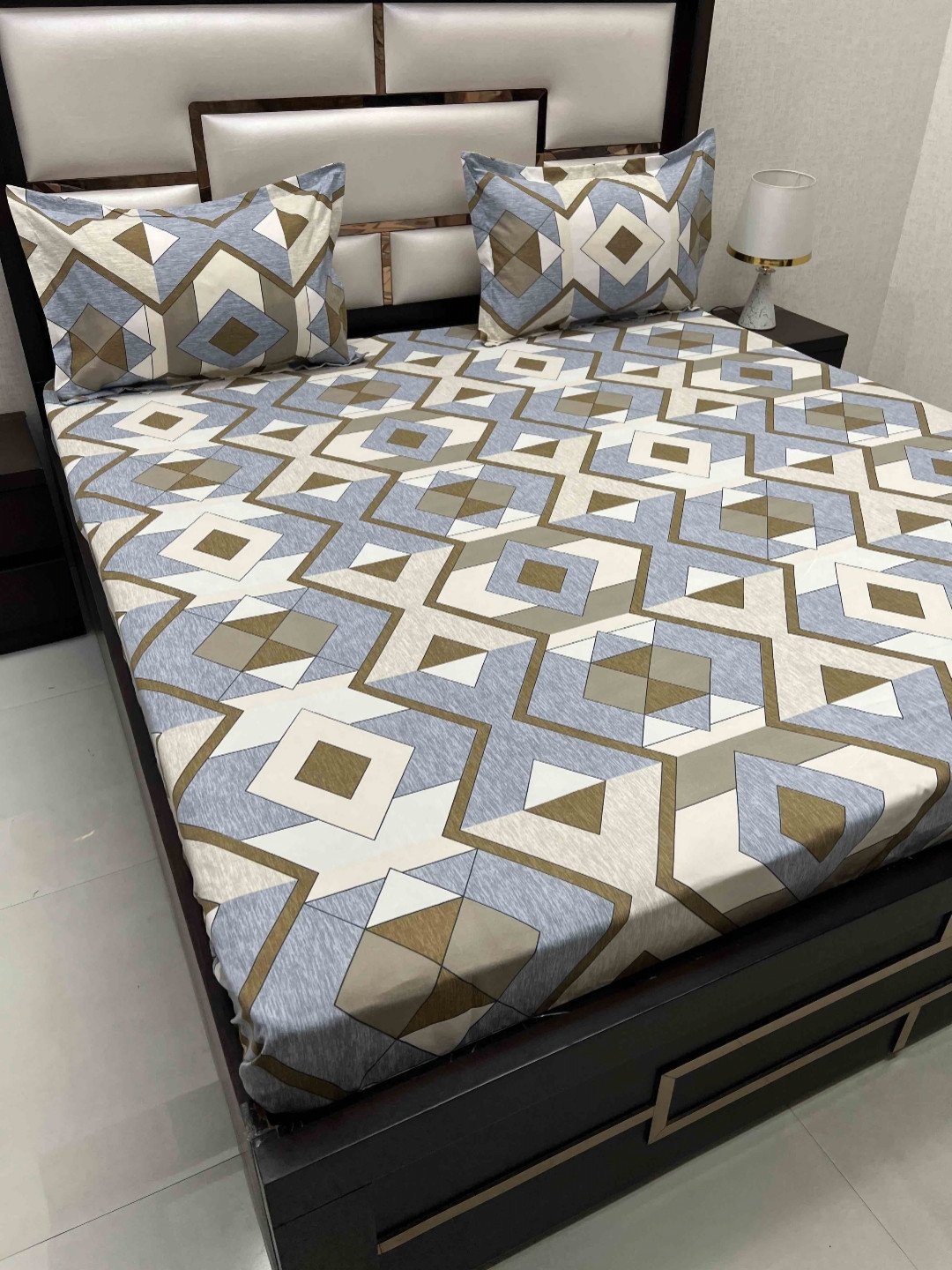 

Pure Decor Amulya Blue Geometric 210 TC Microfiber Queen Bedsheet & 2 Pillow Covers