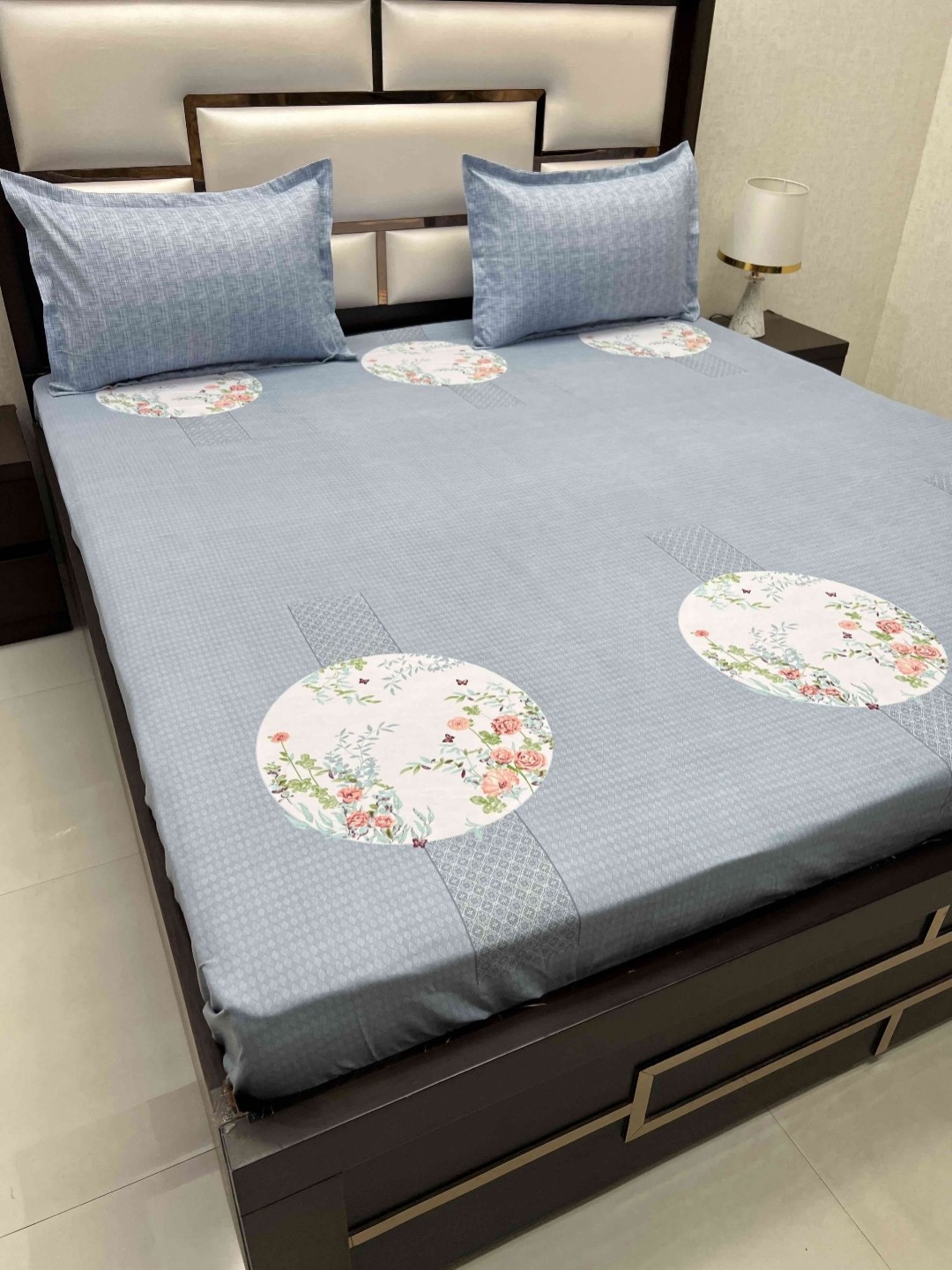 

Pure Decor Leisure Fur Blue Floral 200TC Microfiber King Bedsheet with 2 Pillow Covers