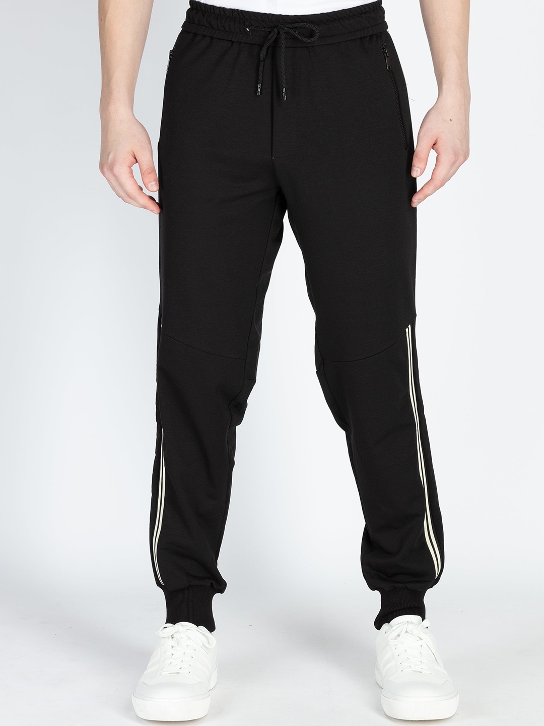 

Status Quo Men Mid-Rise Joggers, Black