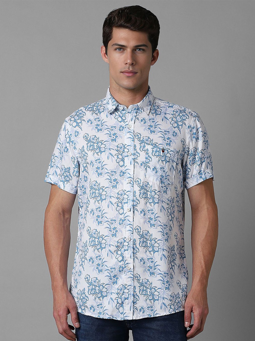 

Louis Philippe Jeans Men Spread Collar Floral Printed Slim Fit Casual Shirt, White