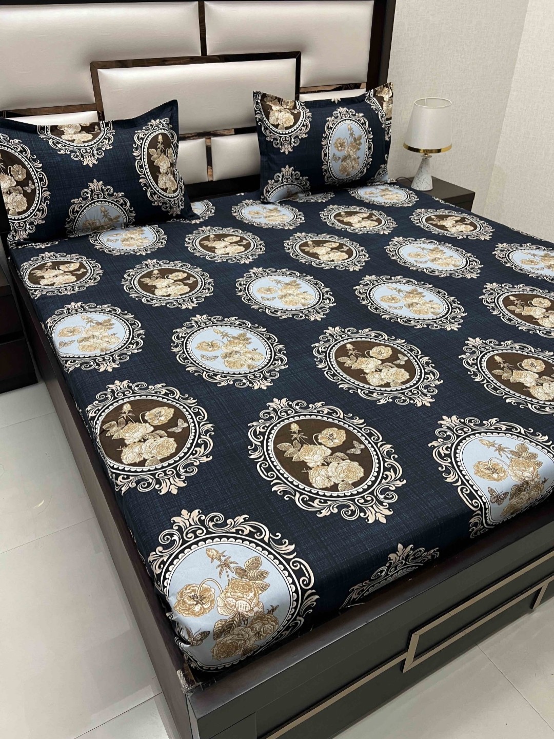 

Pure Decor Amulya Blue Floral Printed Microfiber 250 TC Queen Bedsheet & 2 Pillow Covers