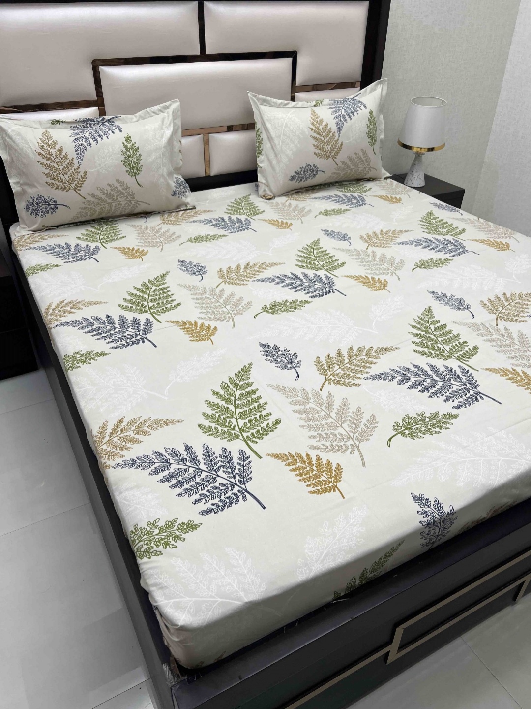 

Pure Decor Amulya Blue Floral Printed 350 TC Microfiber Queen Bedsheet & 2 Pillow Covers