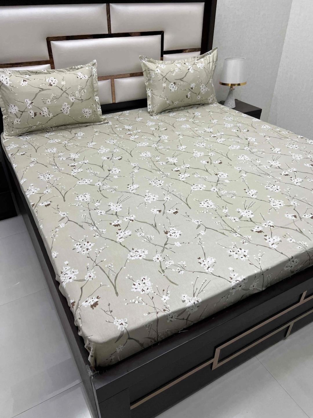 

Pure Decor Green & Grey Floral Cotton 380 TC King Bedsheet with 2 Pillow Covers
