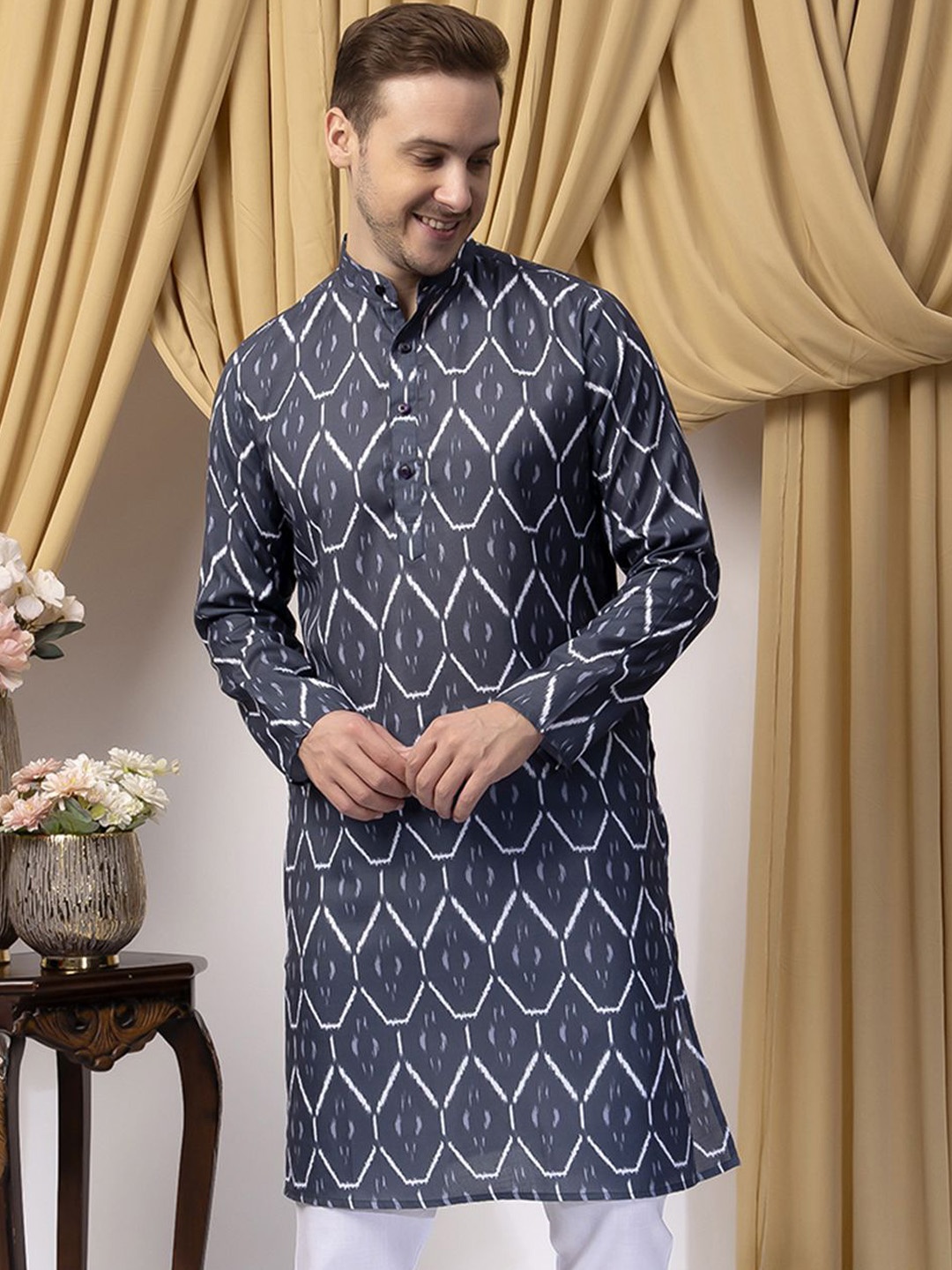 

Hangup Geometric Printed Band Collar Straight Kurta, Grey
