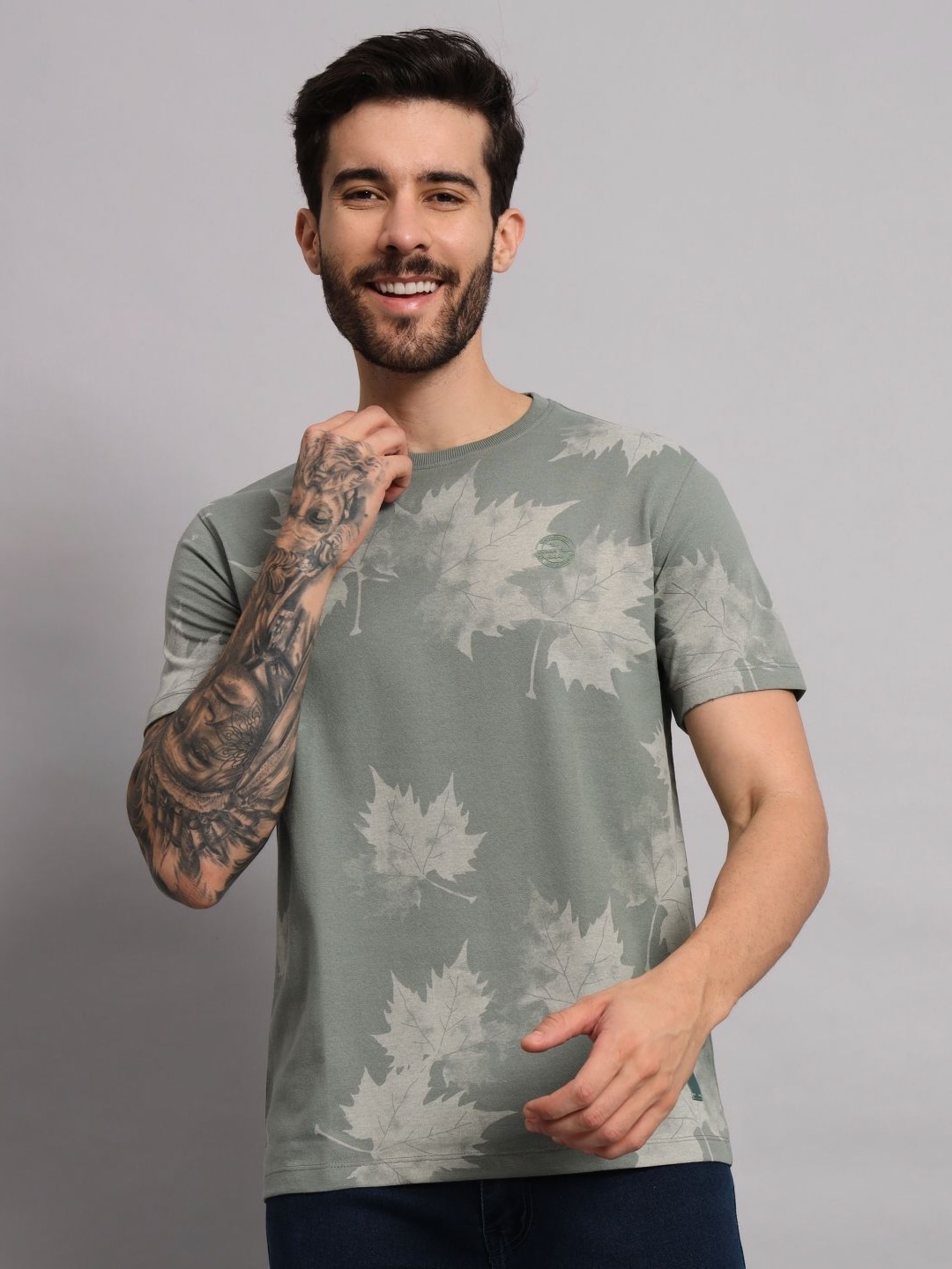 

URBAN TRAIL Men Floral Printed Round Neck Cotton T-shirt, Grey