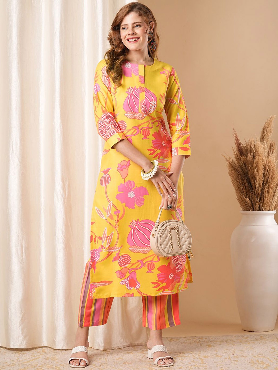 

GoSriKi Floral Printed Straight Kurta With Trouser, Yellow