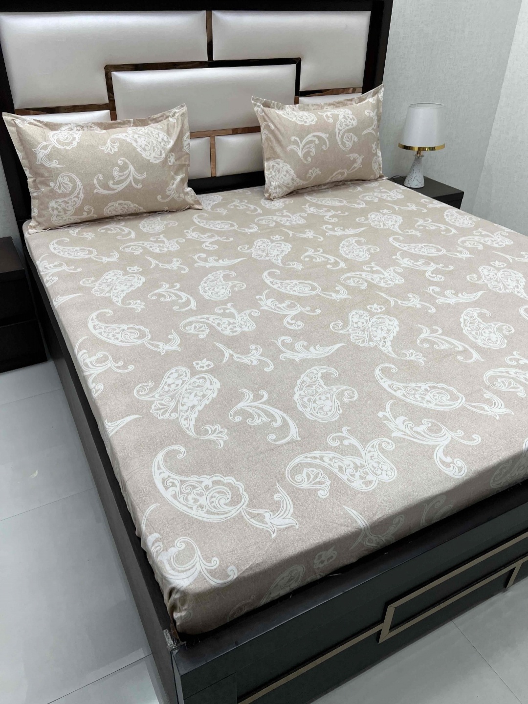 

Pure Decor Sapphire Brown Printed 250TC Pure Cotton Fitted King Bedsheet & 2 Pillow Covers