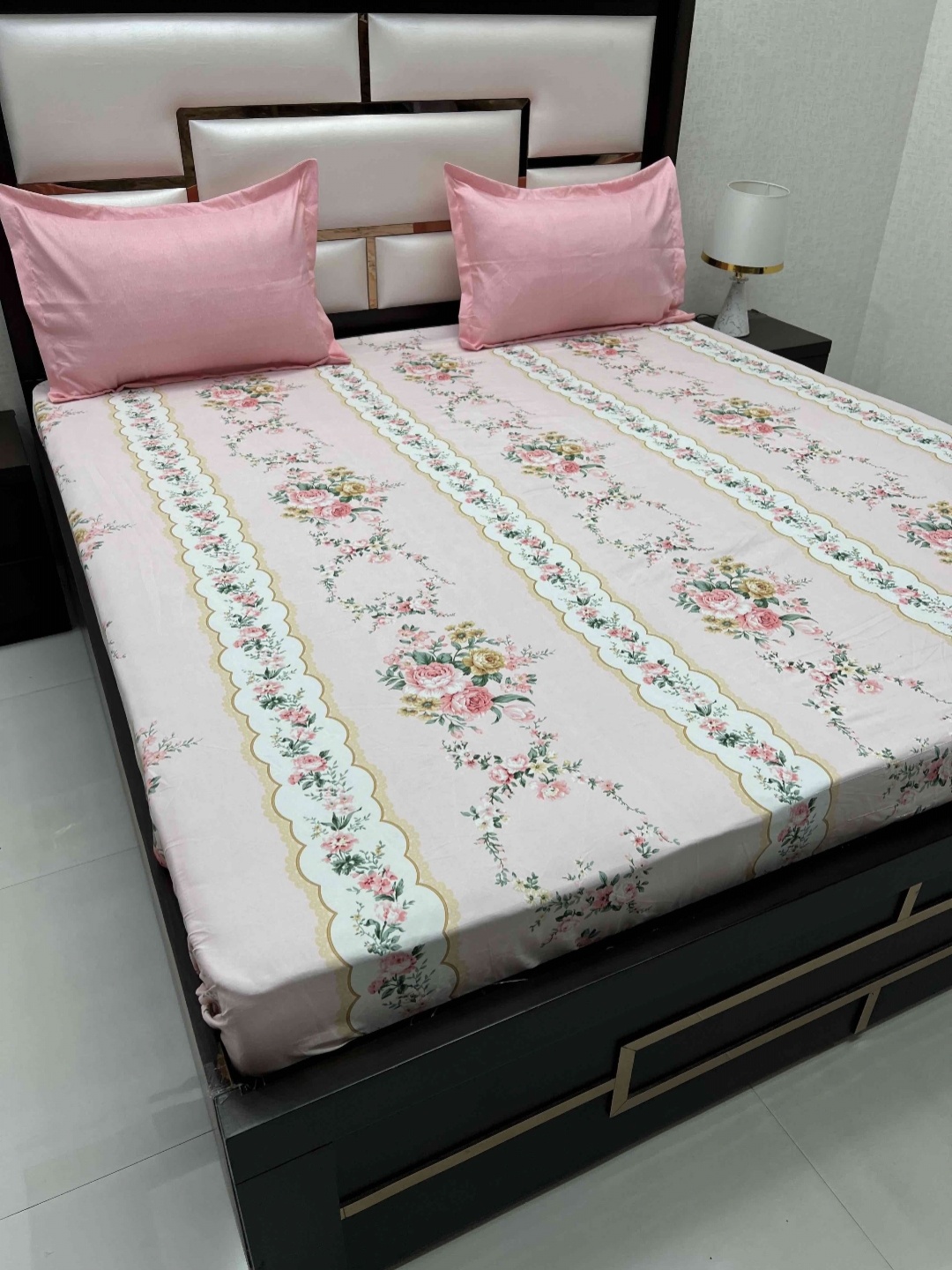 

Pure Decor Pink & White Floral Microfiber Fitted 220 TC King Bedsheet with 2 Pillow Covers