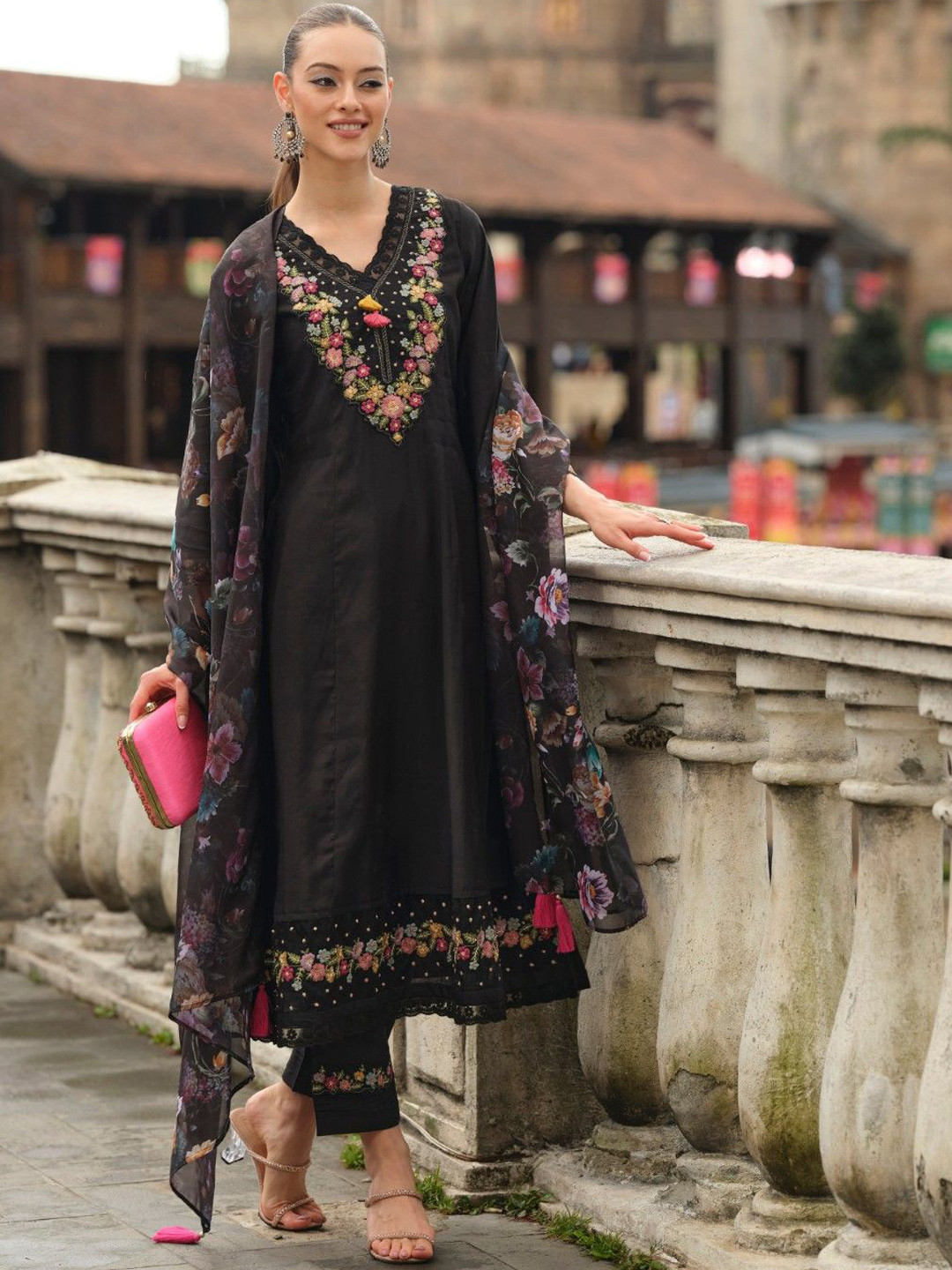

AUTUMN LANE Women Floral Embroidered Regular Kurta with Trousers & With Dupatta, Black
