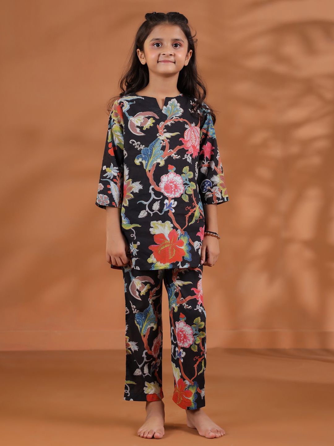 

SANSKRUTIHOMES Girls Floral Printed Pure Cotton Night suit, Black