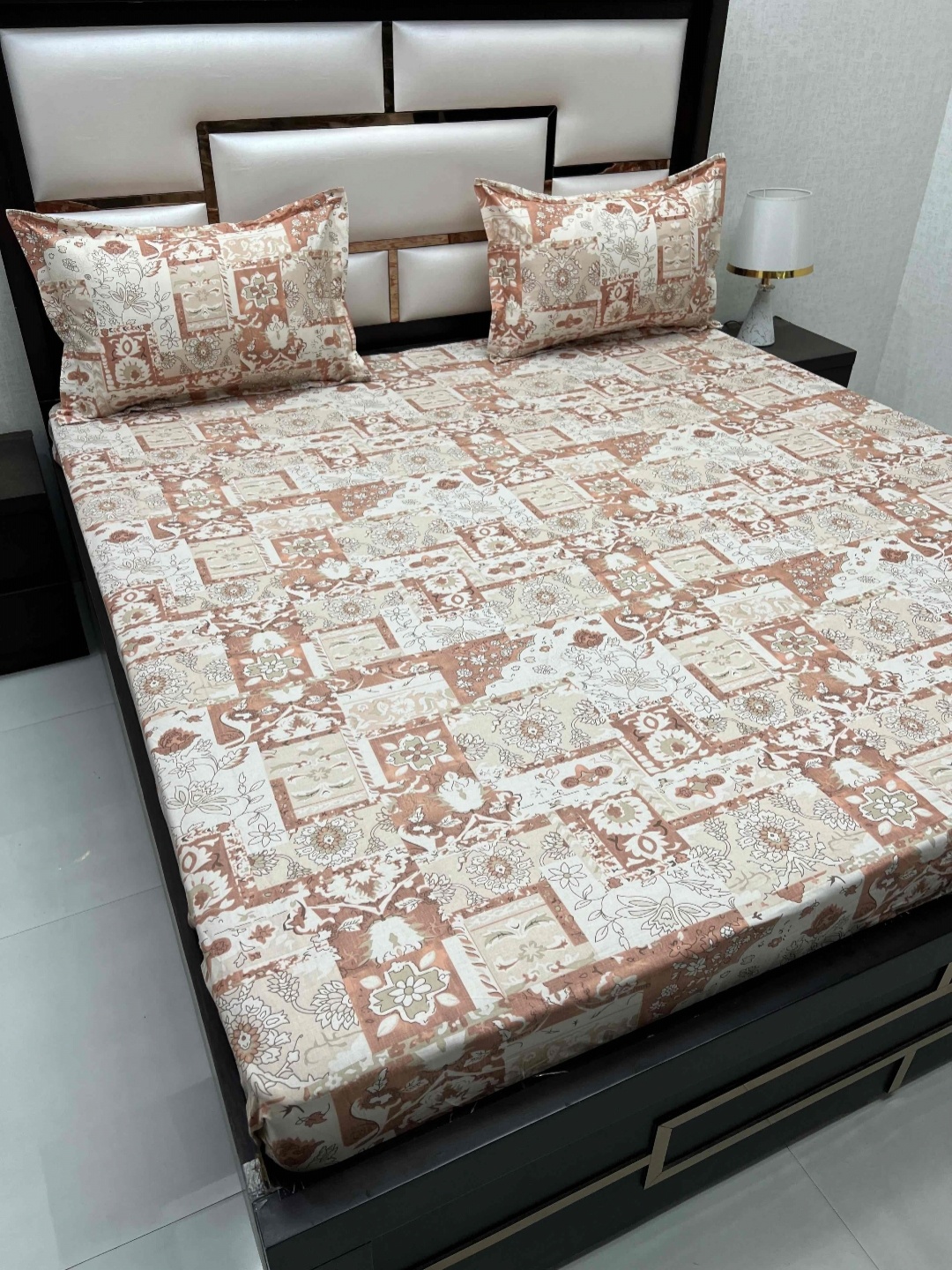 

Pure Decor Royal Velar Orange-Coloured Floral 260TC Cotton King Bedsheet & 2 Pillow Covers
