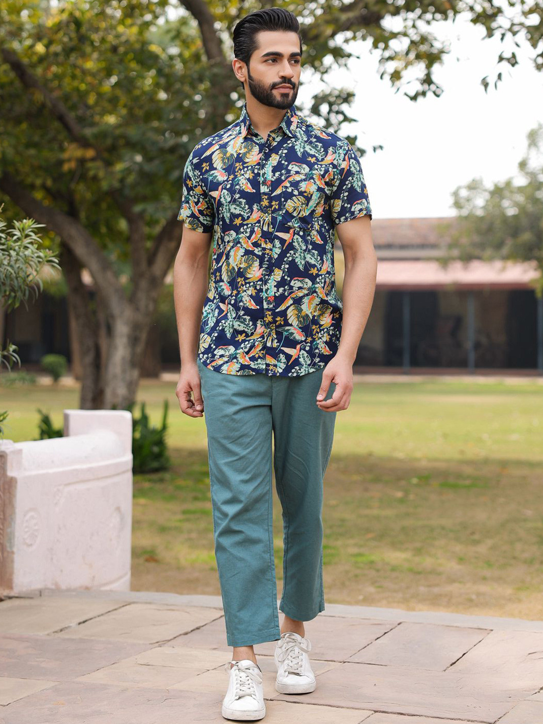 

SAY Men Straight Spread Collar Floral Printed Casual Shirt, Multi