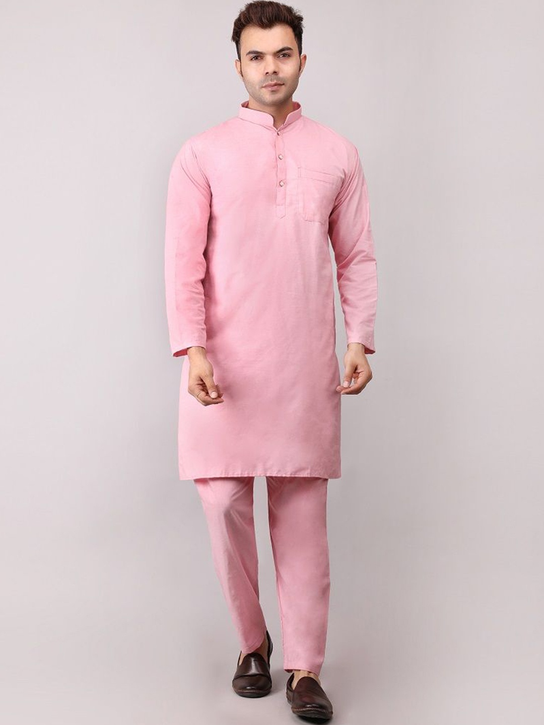 

Voniry Mandarin Collar Straight Kurta with Pyjamas, Pink