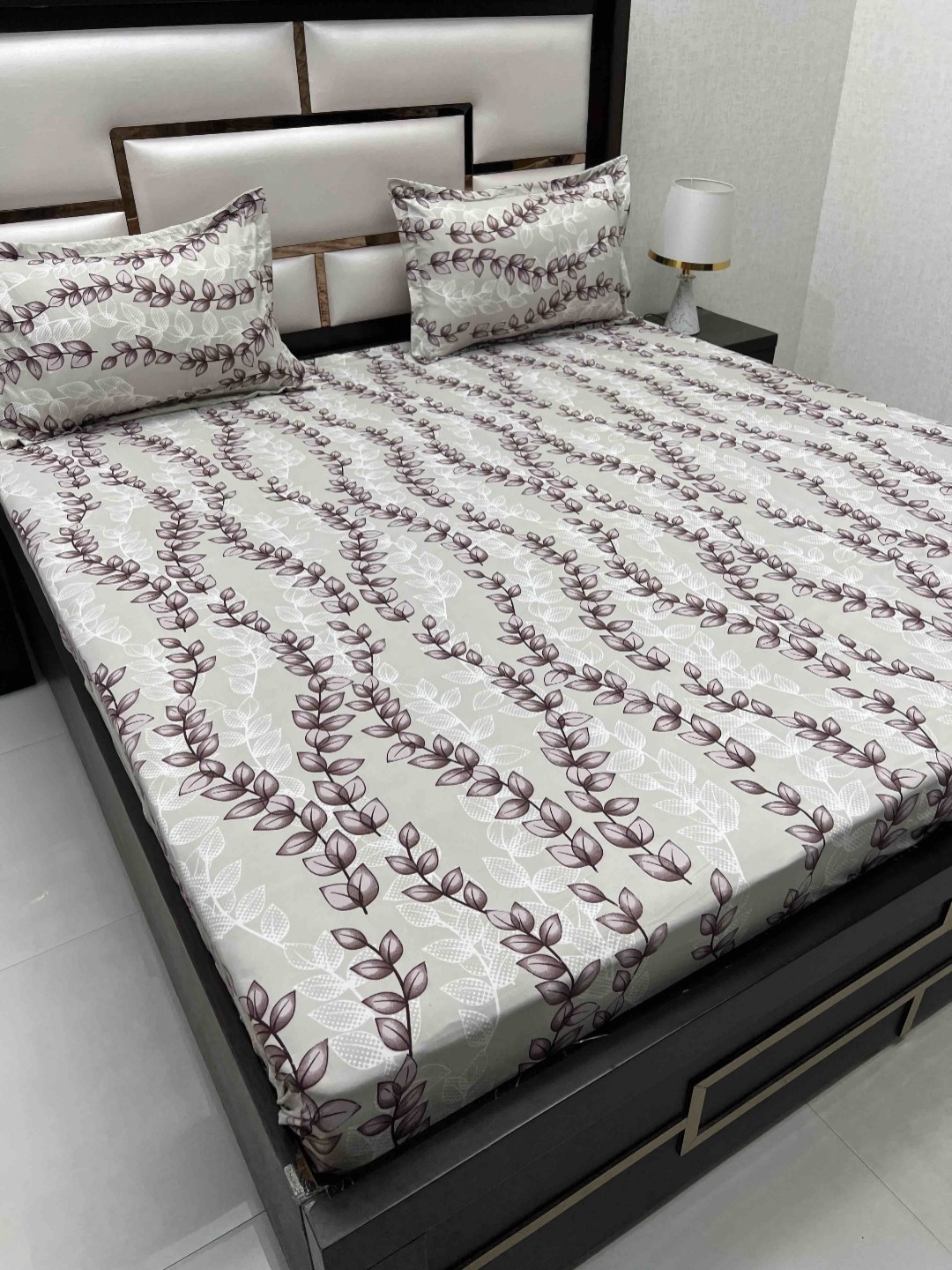 

Pure Decor Amulya Green & Brown Floral Printed 300 TC Queen Bedsheet with 2 Pillow Covers