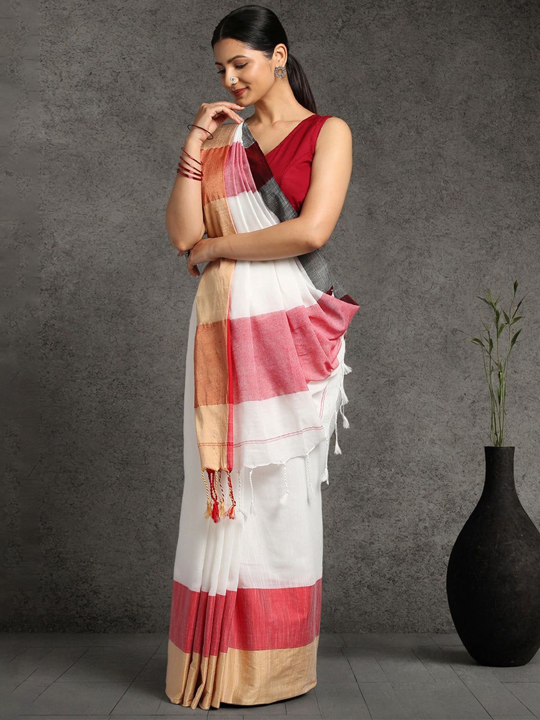 

ArtEastri Colorblock Cotton Saree with Blouse piece, White
