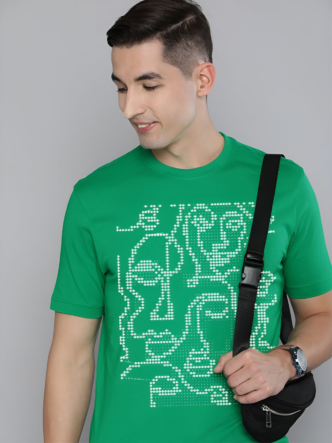 

HERE&NOW Men Graphic Printed Round Neck Cotton T-shirt, Green