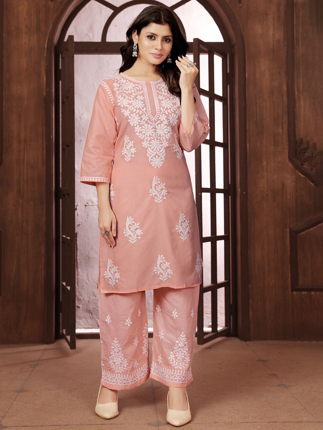 

APNISHA Ethnic Motifs Embroidered Regular Cotton Chikankari Straight Kurta with Palazzos, Orange
