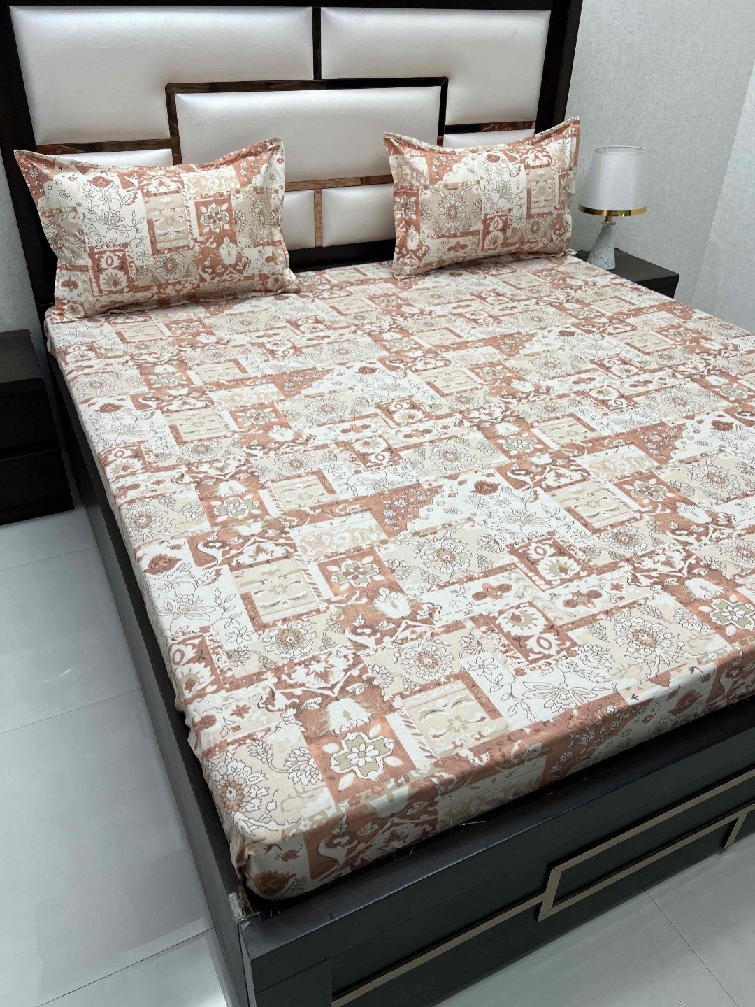 

Pure Decor Orange Colored Floral Pure Cotton 300 TC King Bedsheet & 2 Pillow Covers