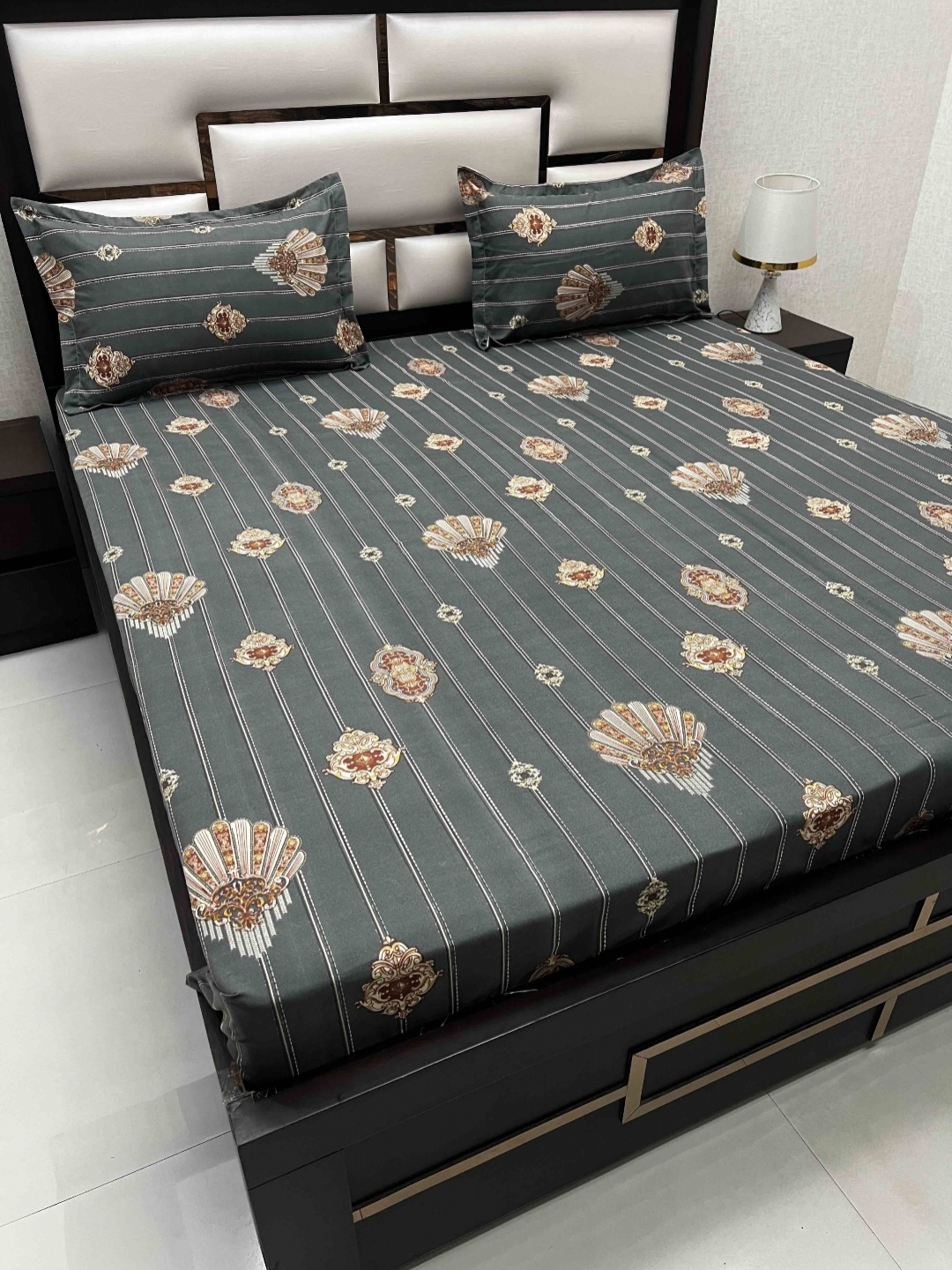 

Pure Decor Grey Printed 210 TC Microfiber Double Queen Bedsheet & 2 Pillow Covers