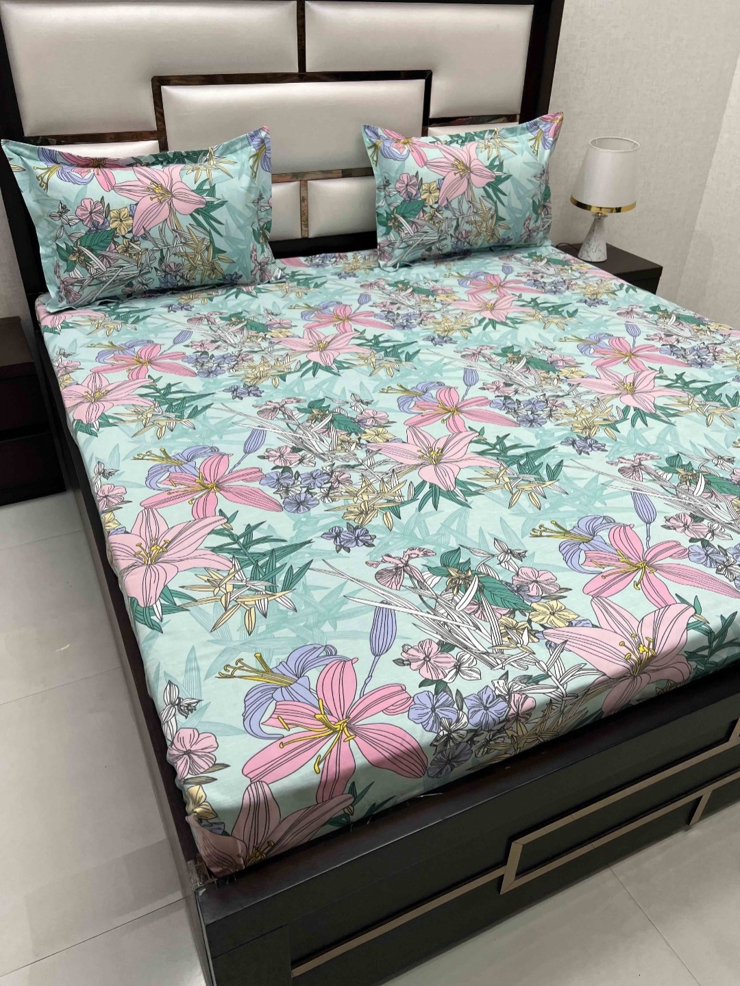 

Pure Decor Amulya Green & Pink Floral 210 TC Microfiber Queen Bedsheet & 2 Pillow Covers