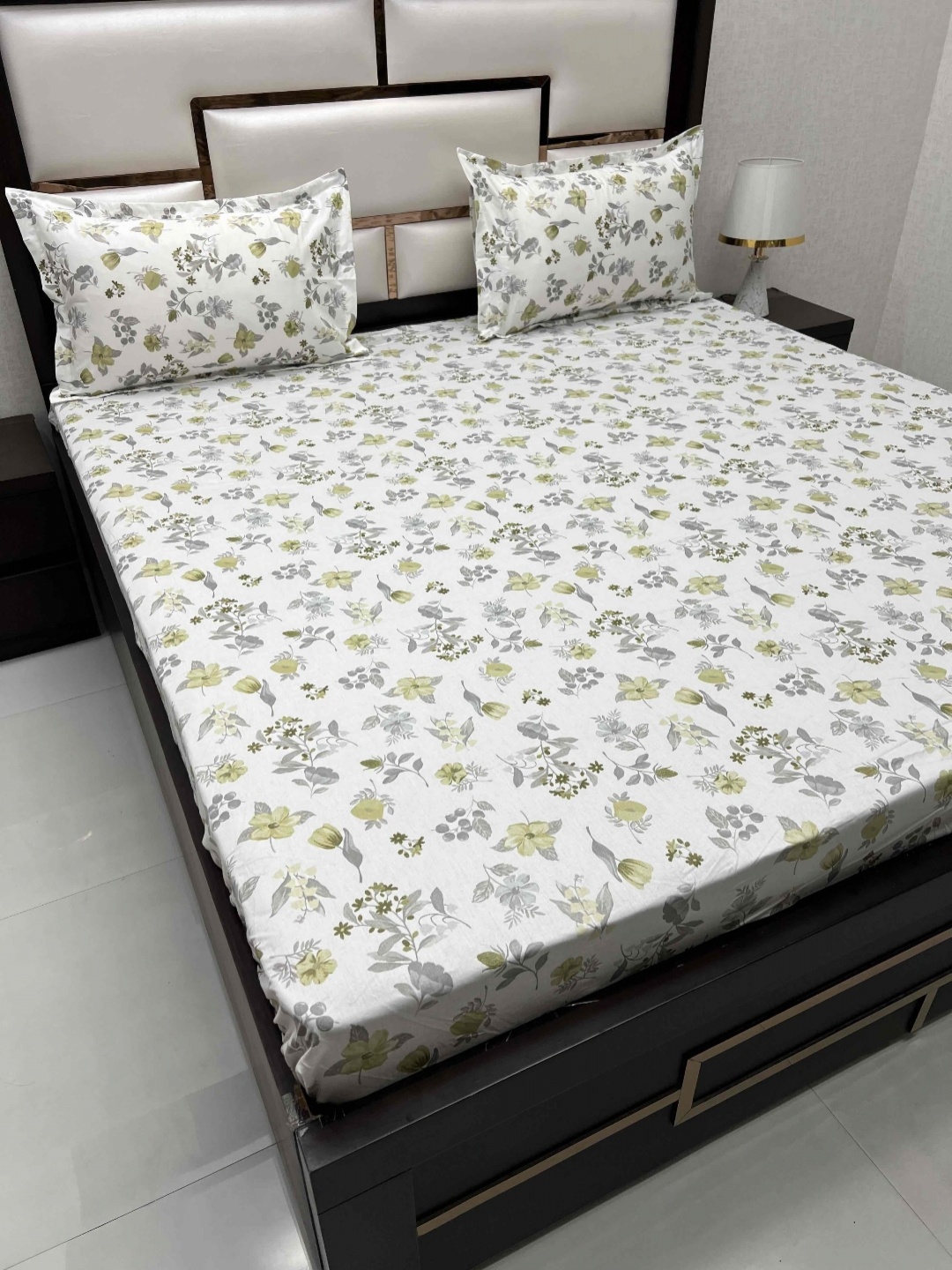 

Pure Decor White & Green Floral Pure Cotton 300 TC King Bedsheet with 2 Pillow Covers
