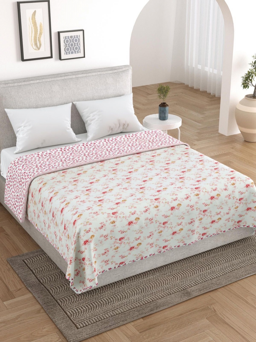 

Salona Bichona Mystic Pink & White Floral AC Room 150 GSM Cotton Flannel Double Bed Dohar