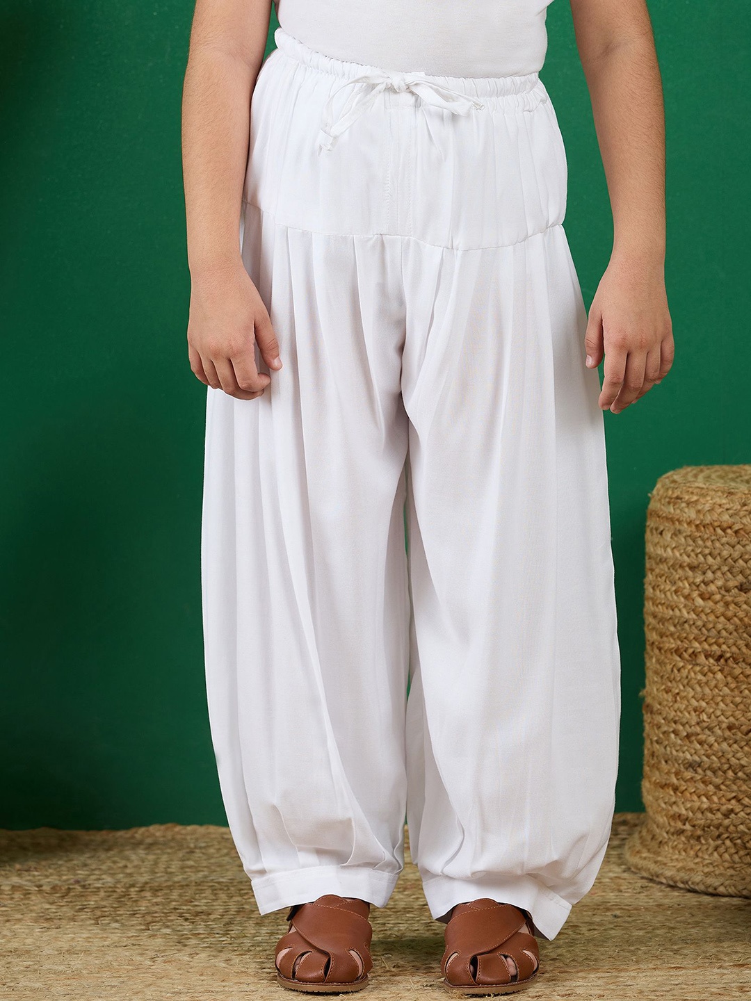

Sangria Boys Straight Fit Patiala, White