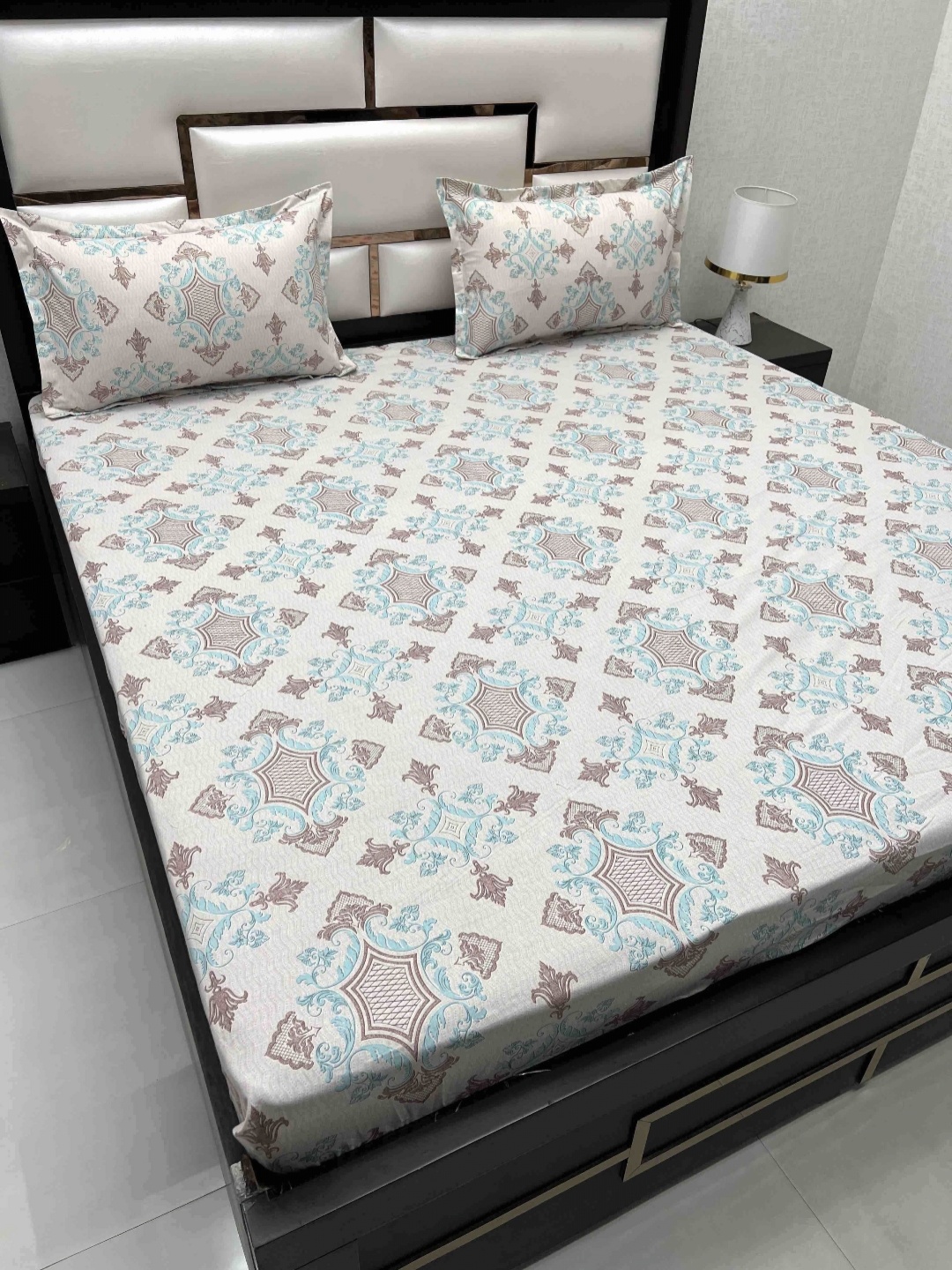 

Pure Decor Ruby White Ethnic Motifs Pure Cotton 260 TC King Bedsheet & 2 Pillow Covers
