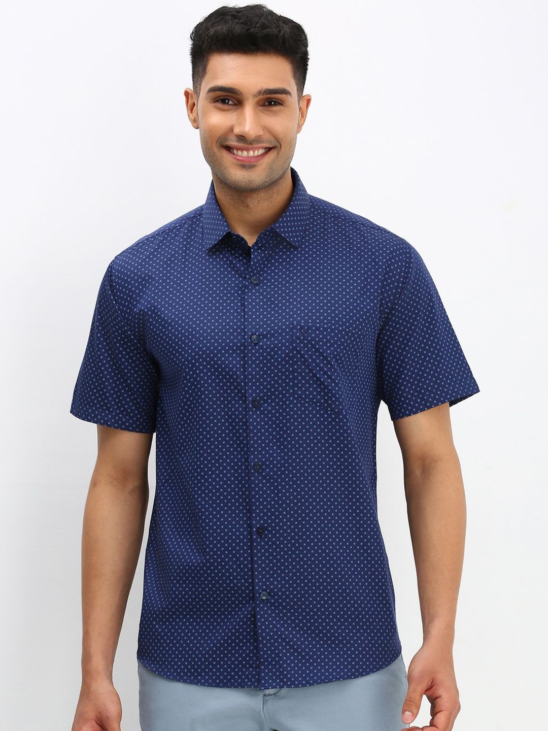 

Allen Solly Men Spread Collar Micro Ditsy Printed Cotton Slim Fit Casual Shirt, Navy blue