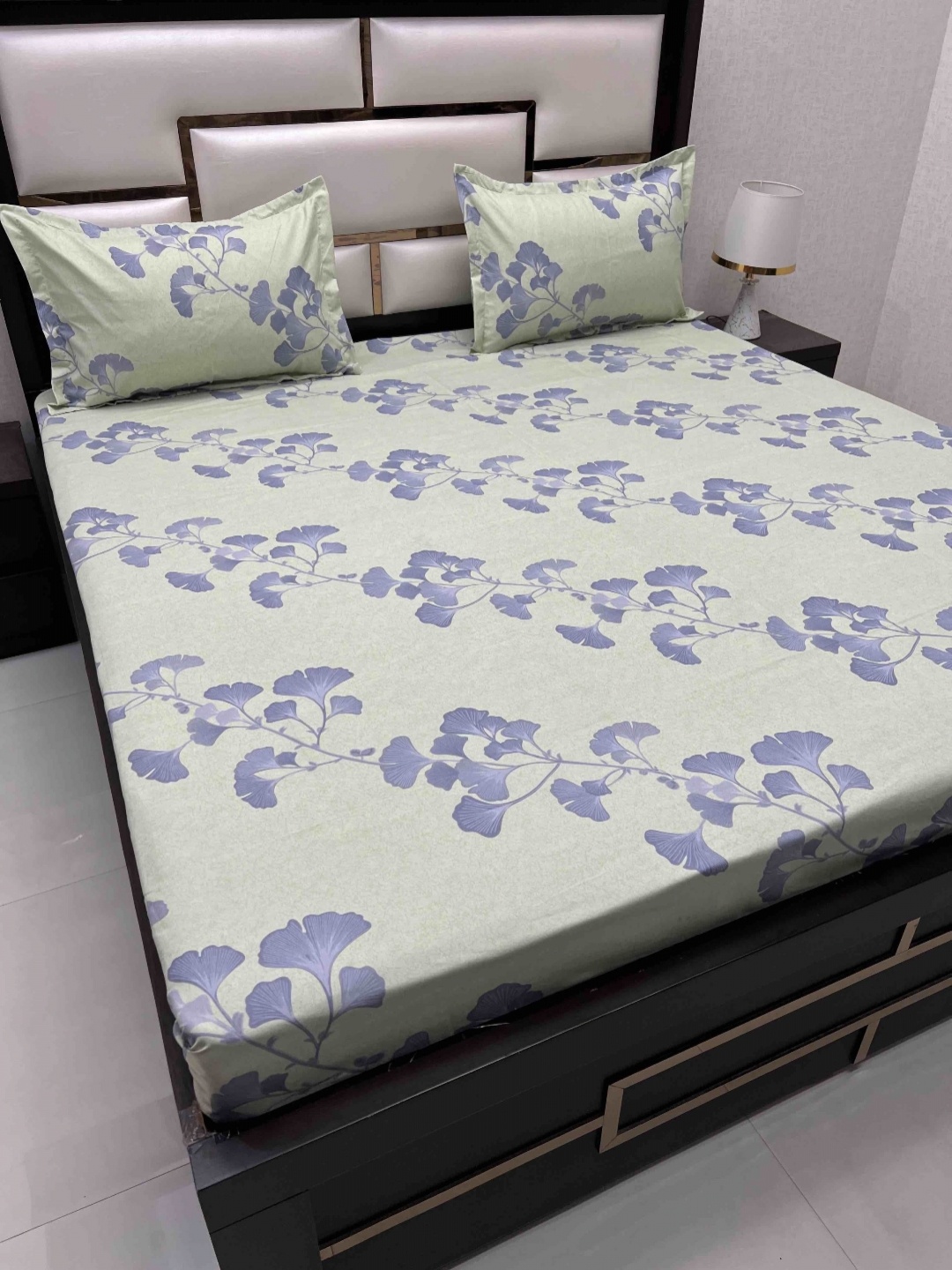 

Pure Decor Amulya Green & Blue Floral 200 TC Microfiber Queen Bedsheet & 2 Pillow Covers
