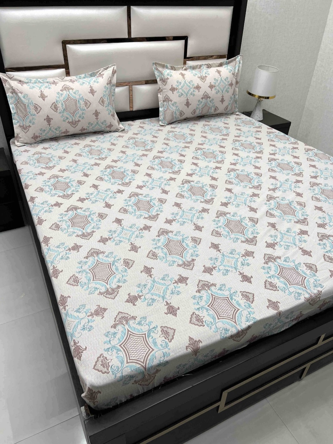 

Pure Decor Velar Fur White Printed 260 TC Pure Cotton King Bedsheet with 2 Pillow Covers