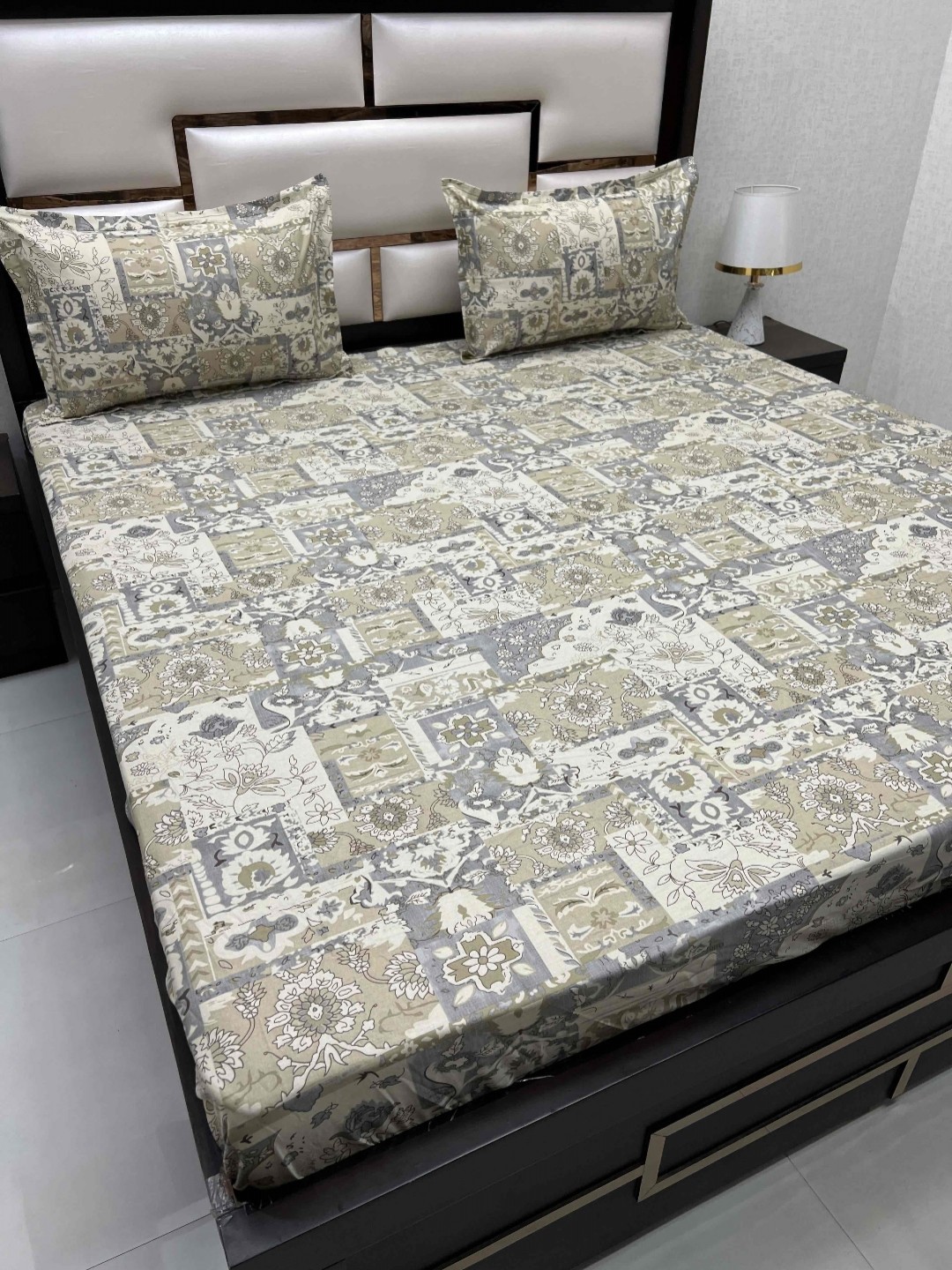 

Pure Decor Sapphire Green & Grey Floral Fitted Cotton King Bedsheet with 2 Pillow Covers