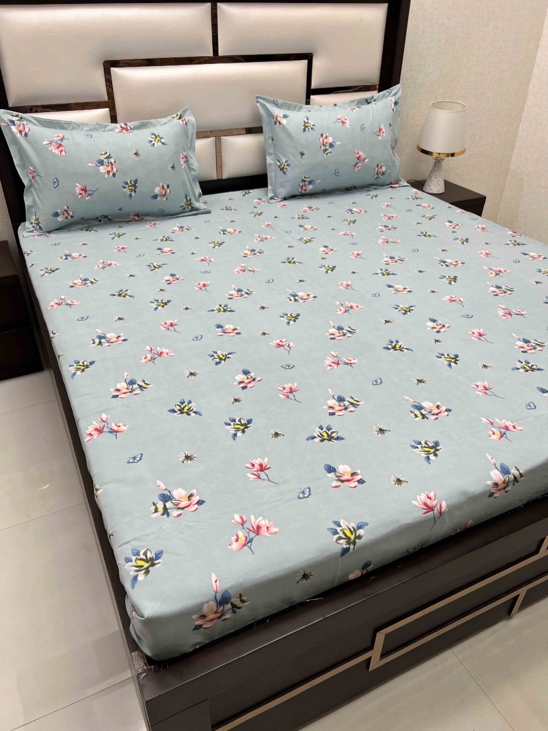 

Pure Decor Amulya Blue Floral Printed Microfiber 200 TC Queen Bedsheet & 2 Pillow Covers