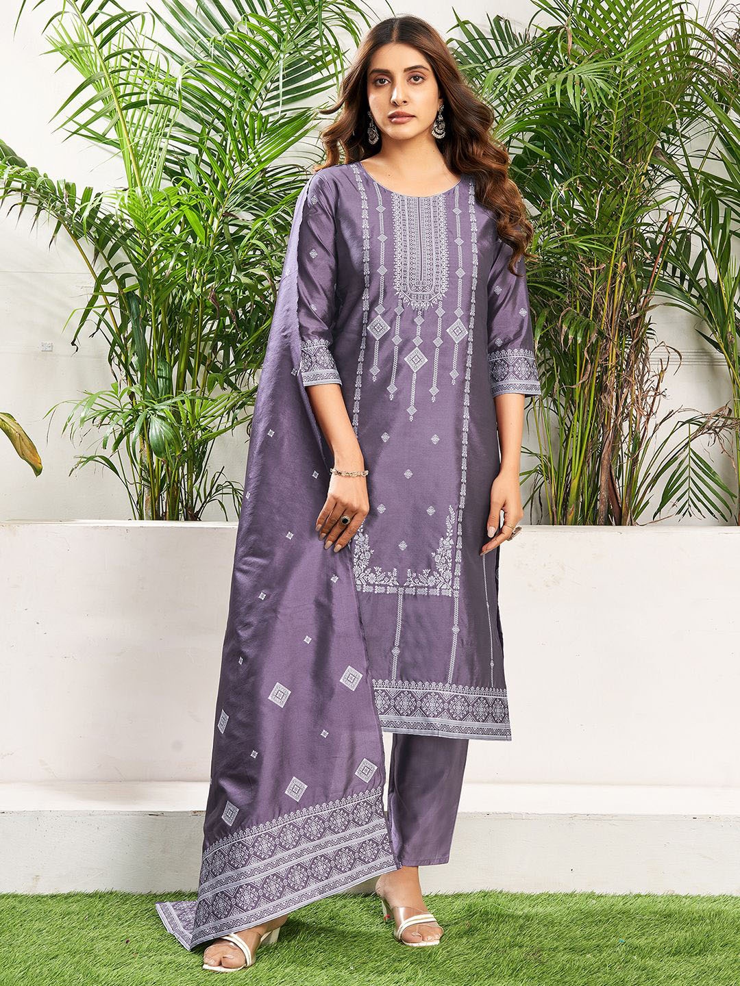 

SKYLEE Purple Ethnic Motifs Woven Design Kurta & Trousers With Dupatta