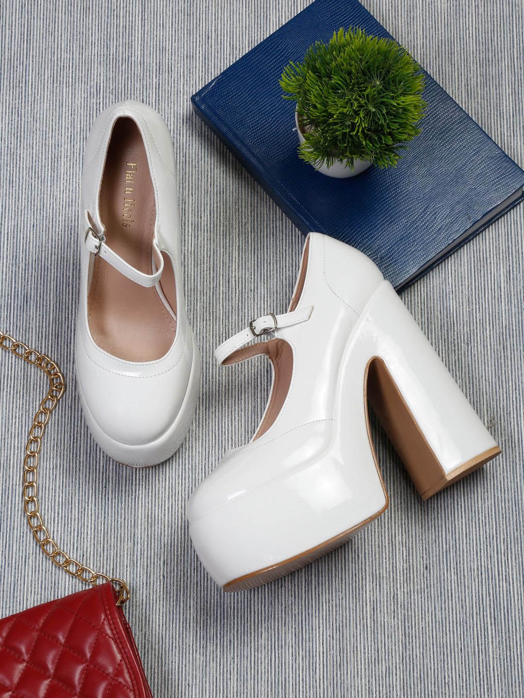 

Flat n Heels Block Sandals, White