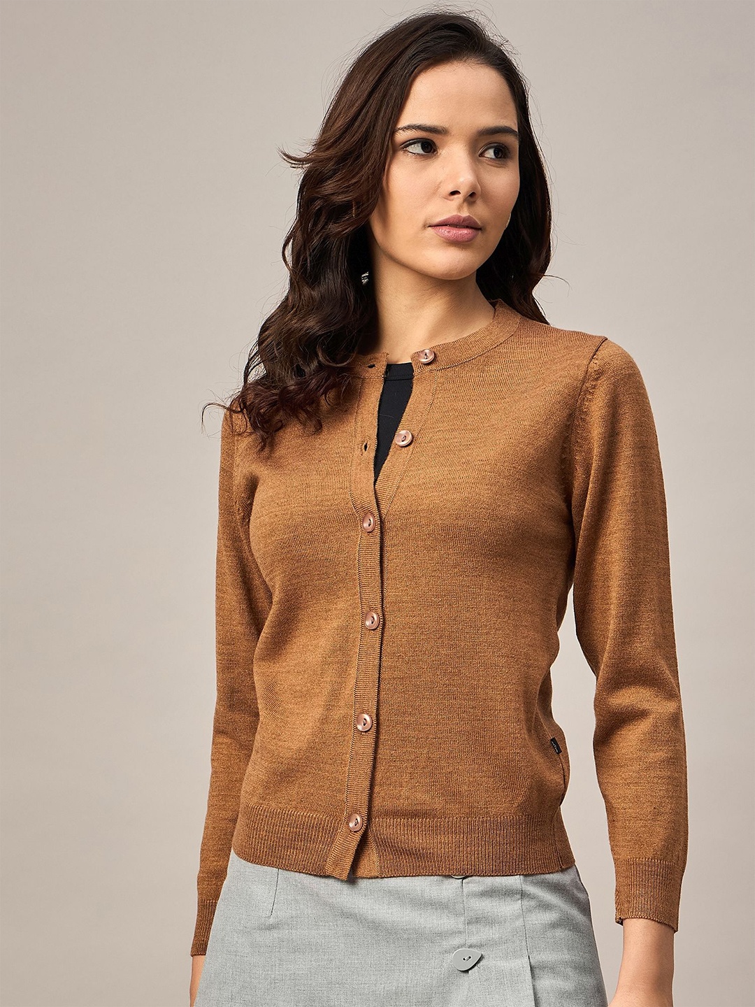 

The Roadster Lifestyle Co Woollen Solid Round Neck Sweater, Brown