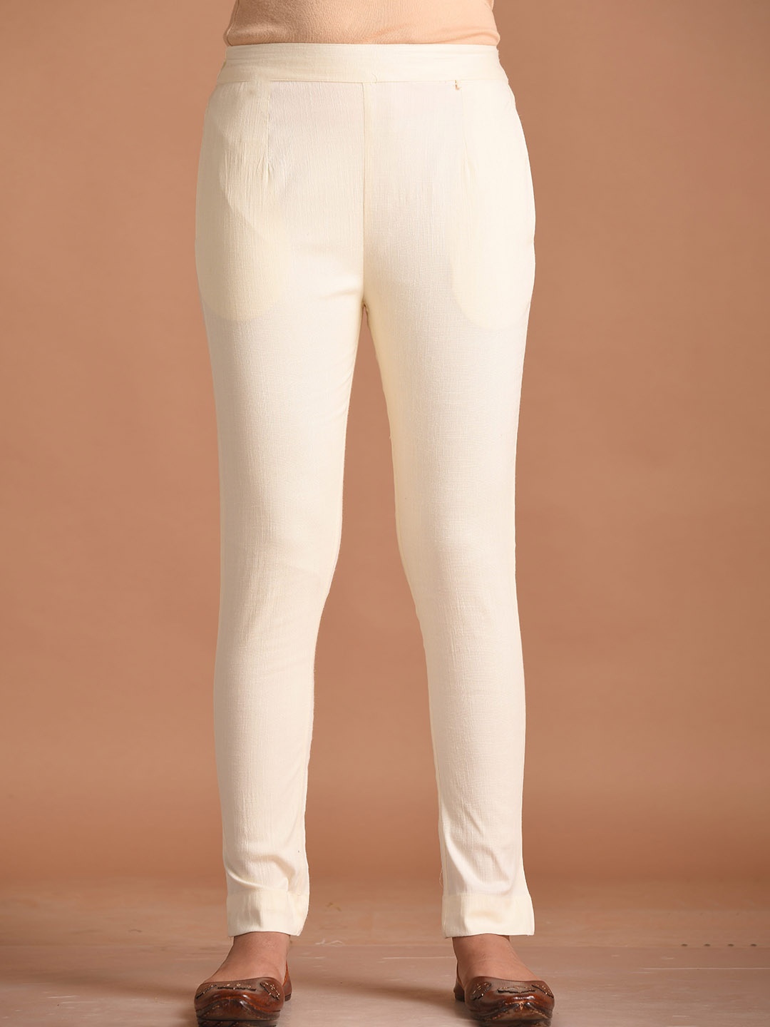 

Cloth Bites Women Solid Mid-Rise Easy Wash Slip-On Trousers, Off white