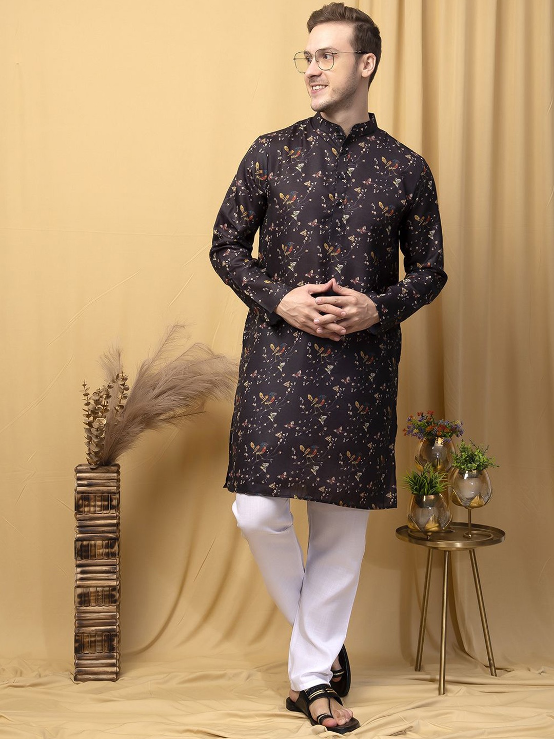 

Hangup Floral Printed Mandarin Collar Straight Kurta with Pyjamas, Brown