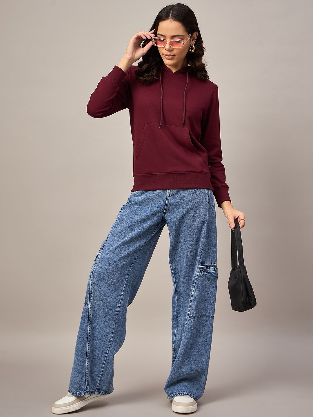 

The Roadster Lifestyle Co. Women Solid Hooded Sweatshirt, Maroon