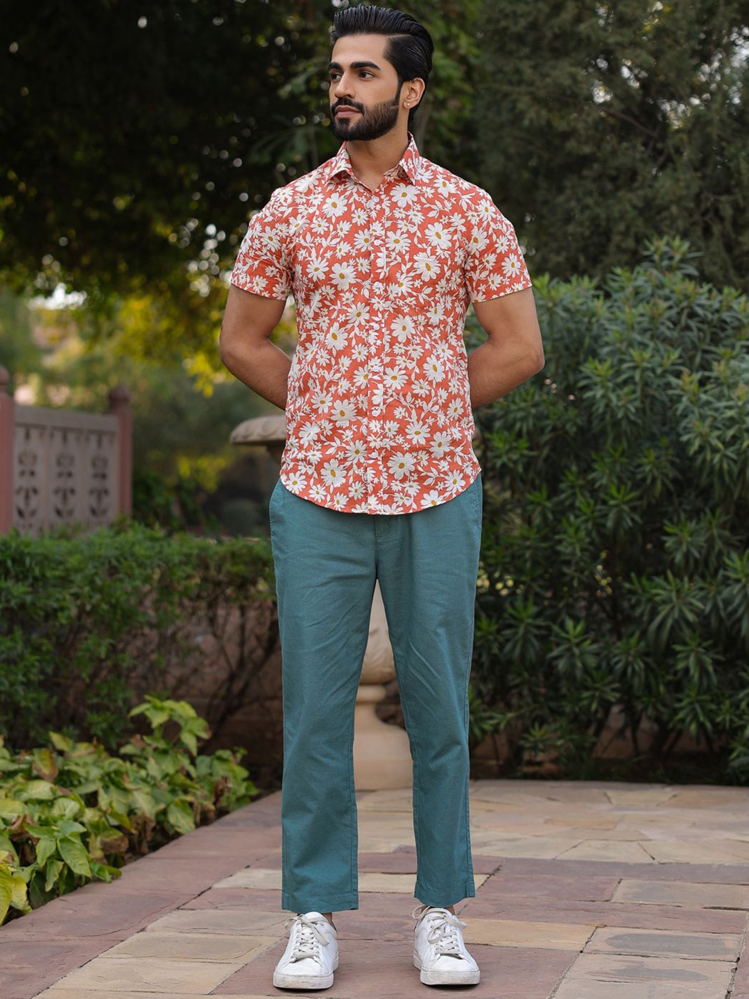 

SAY Men Straight Spread Collar Floral Printed Cotton Casual Shirt, Orange