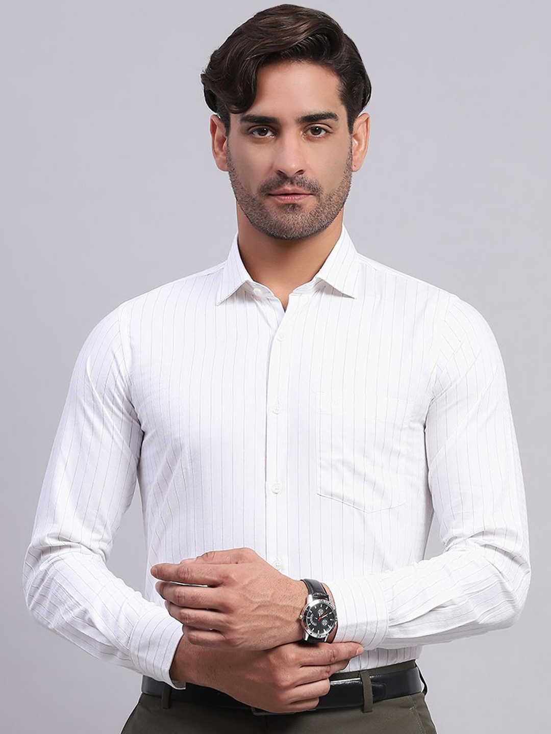 

Monte Carlo Men Spread Collar Vertical Striped Cotton Casual Shirt, White