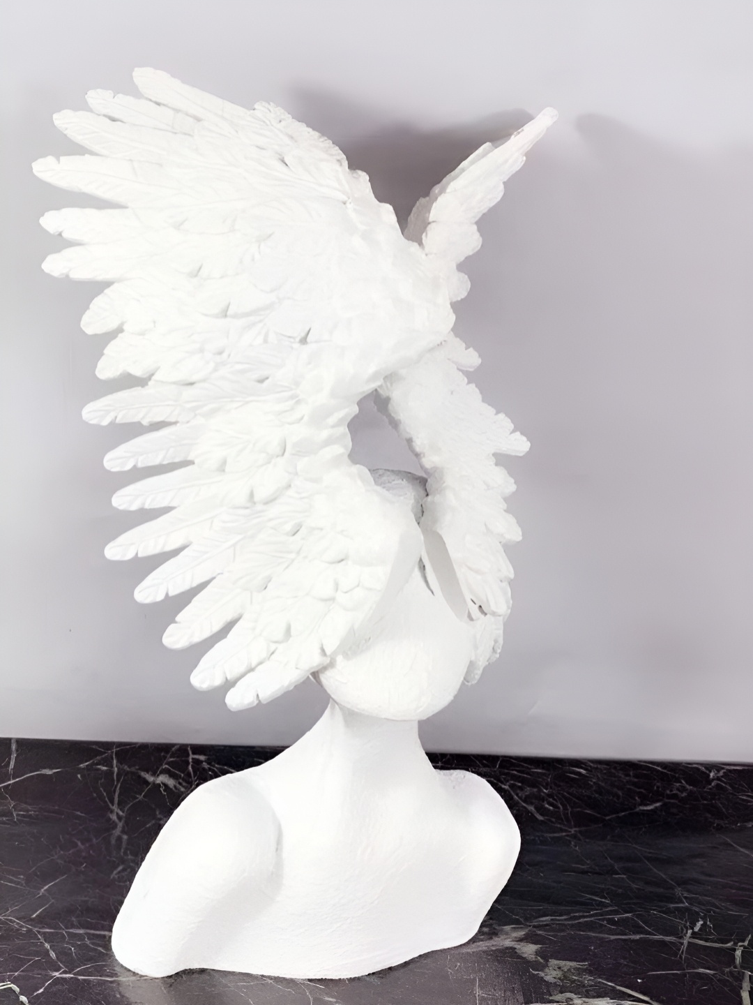 

SMOKEY COCKTAIL White Curio Angel Wings Showpiece