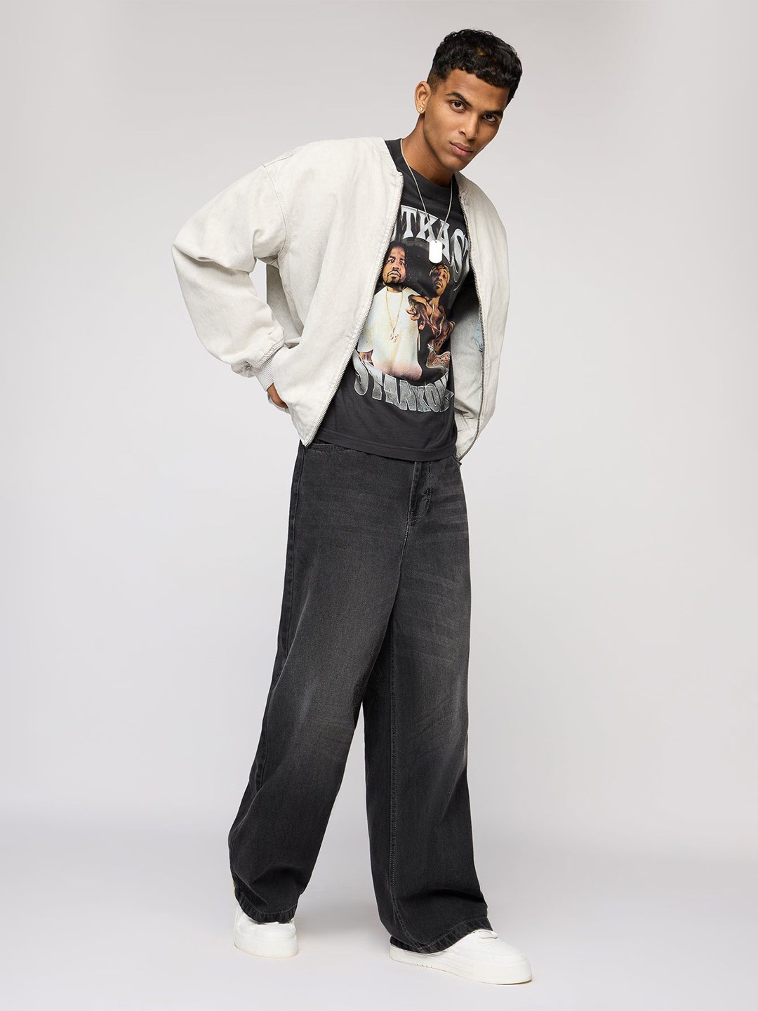 

FREAKINS Men Wide Leg High-Rise Light Fade Jeans, Black