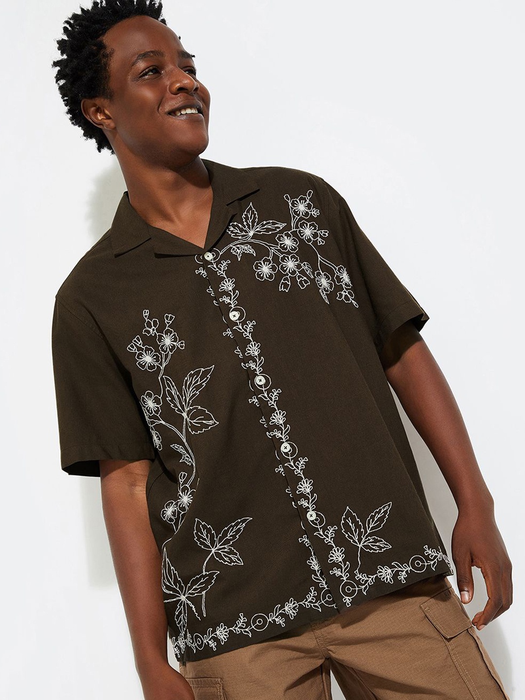 

max URB_N Men Embroidered Oversized Resort Shirt, Brown