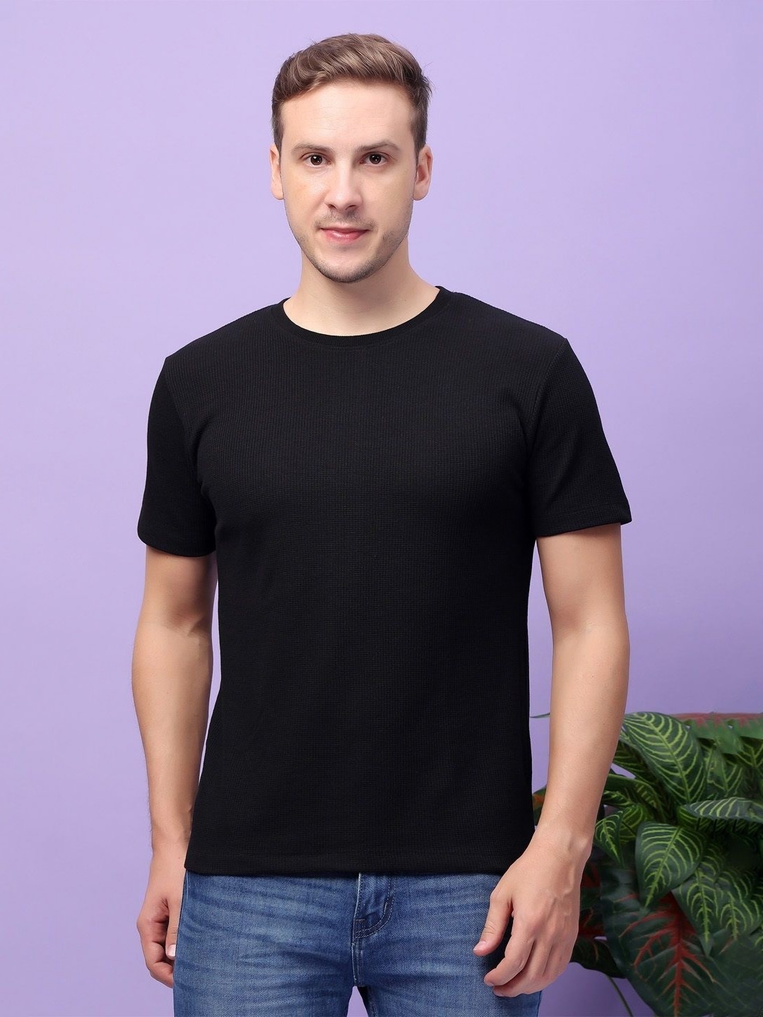 

Friskers Men Solid Round Neck Cotton Slim Fit T-shirt, Black