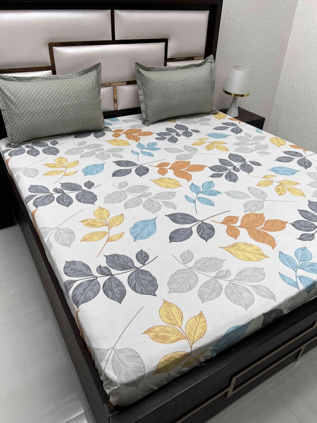 

Pure Decor King Size Double Bed Bedsheet With 2 Pillow Covers 2.74m X 2.74m, White