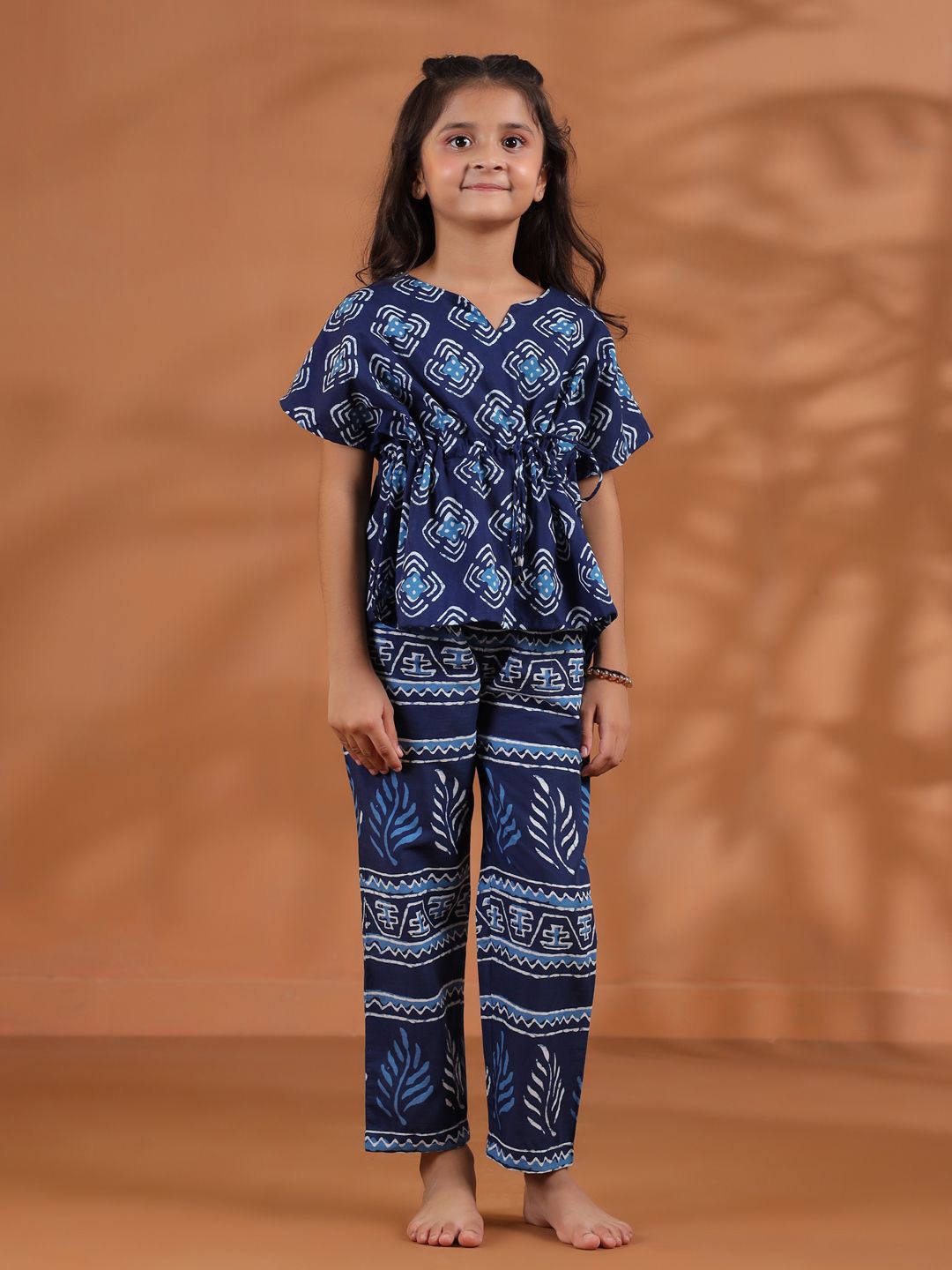 

SANSKRUTIHOMES Girls Printed Pure Cotton Night suit, Navy blue