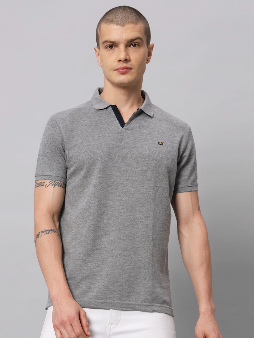 

URBAN TRAIL Men Solid Polo Collar Cotton T-shirt, Grey