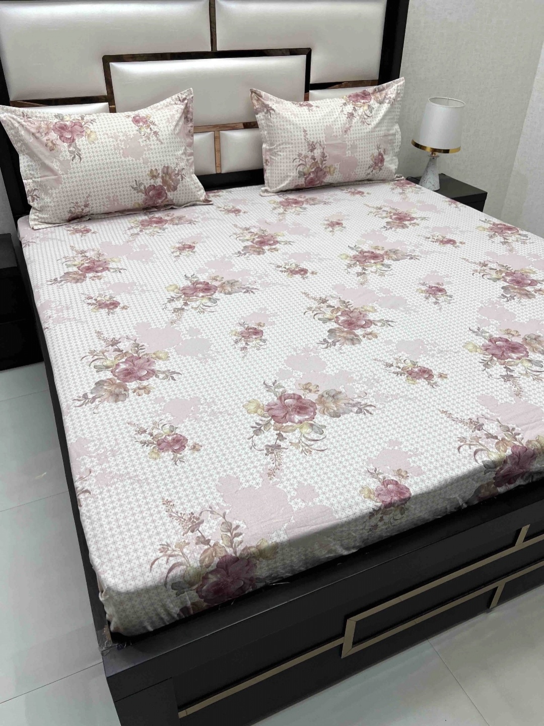 

Pure Decor Maroon Printed 230 TC Pure Cotton Fitted Super King Bedsheet & 2 Pillow Covers