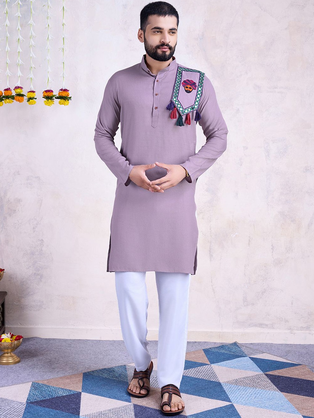 

SHUBHVASTRA Embroidered Mandarin Collar Mirror Work Straight Kurta, Lavender